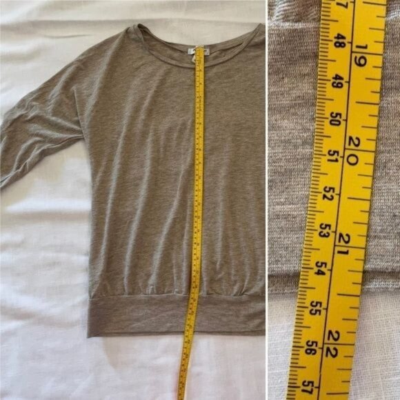 Old Navy Womens Sz XS Lightweight Long Sleeved T Shirt w/ Gold Threads Shimmer - Picture 10 of 12